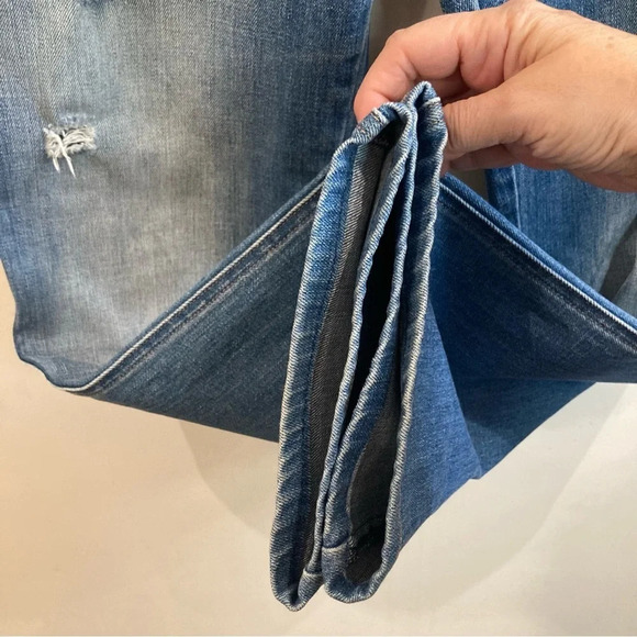 ST-JOHN Sz 8 Distressed Wiskering Mid-Wash Straight Leg Rosette on Pocket Jeans - Picture 4 of 11